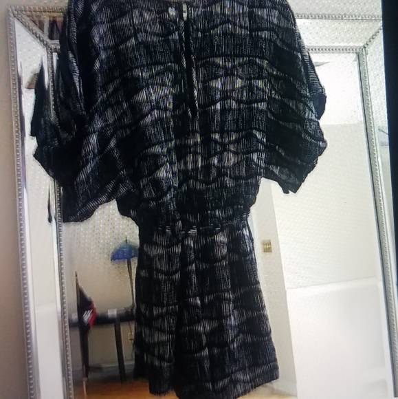 RIP Curl lightweight wrap kimono romper - Picture 7 of 10